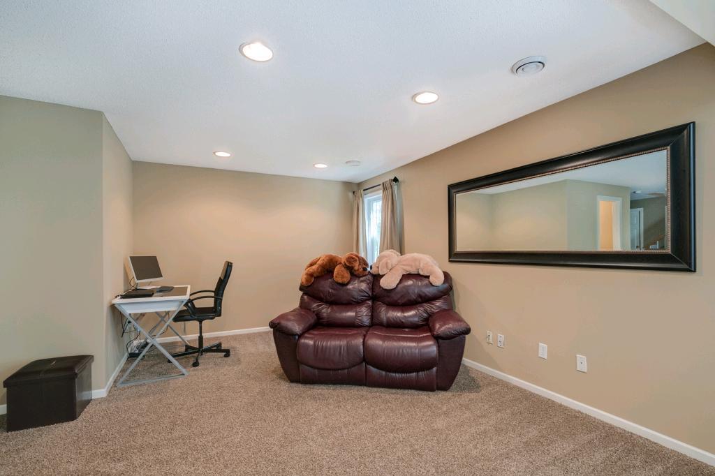 6884 Folkestone Road Apple Valley, MN 55124 - Photo 32 of 32 Gallery Image 32