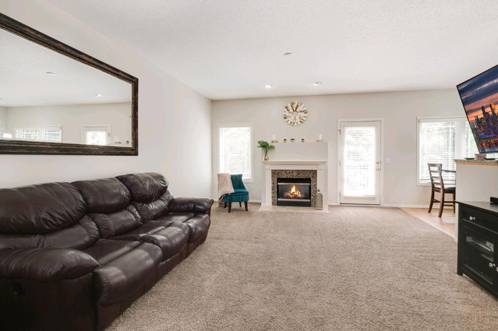 6884 Folkestone Road Apple Valley, MN 55124 - Photo 5 of 32 Gallery Image 5