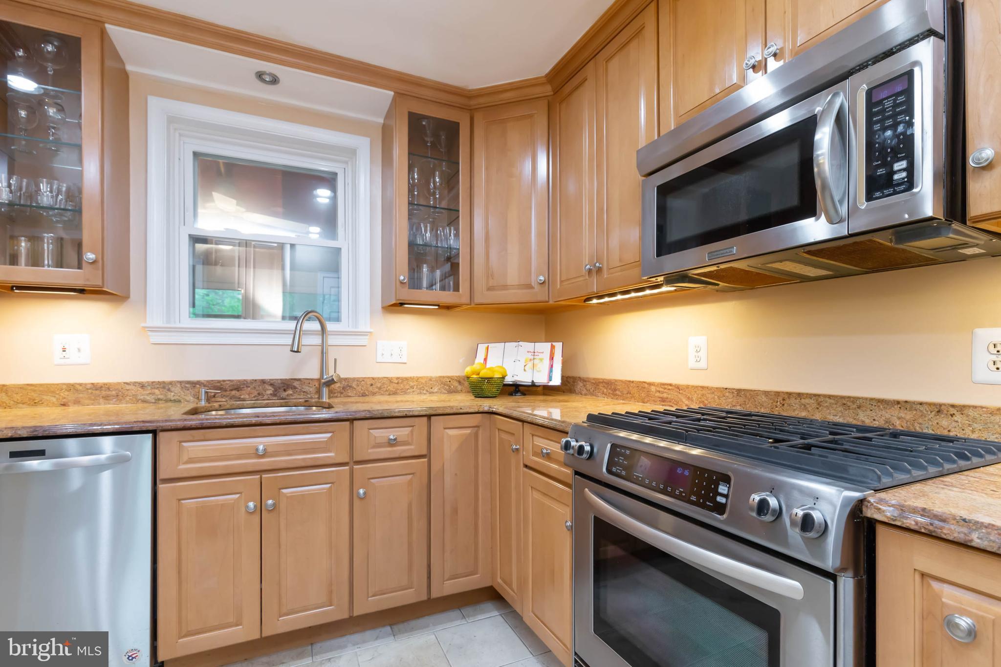 224 Mowbray Road Silver Spring, MD 20904 - Photo 14 of 72 Kitchen Wood Cabinets w Cabinet Built-in Lighting