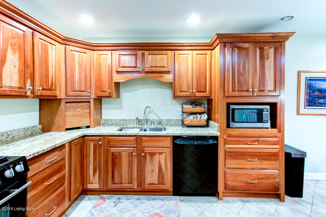 13300 Creekview Road Prospect, KY 40059 - Photo 18 of 38 13300 Creekview Rd-16