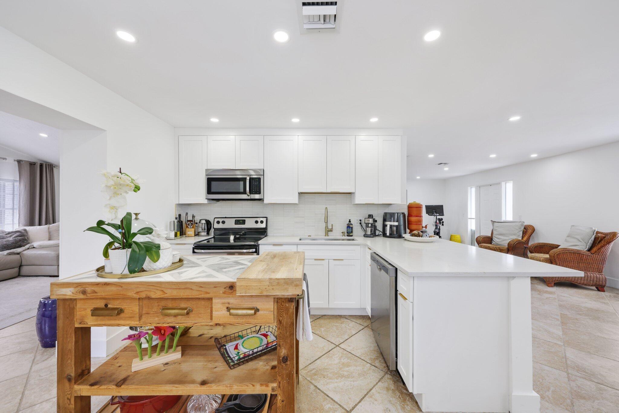 5403 3rd Road Lake Worth, FL 33467 - Photo 13 of 33 5403 3rd Road - 34.jpg-SMALL