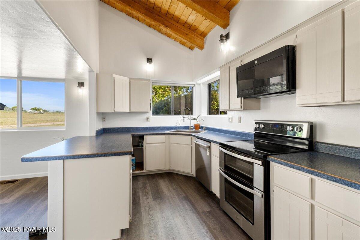 1445 South Table Mountain Road Chino Valley, AZ 86323 - Photo 14 of 81 18-Kitchen