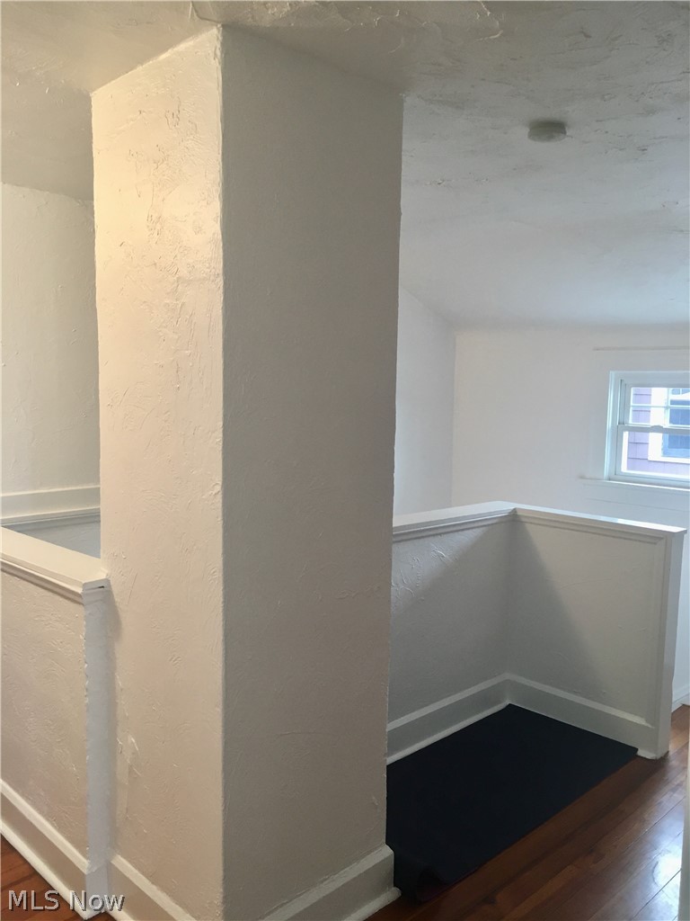 3218 Berkeley Road Cleveland, OH 44118 - Photo 29 of 35 Third floor hall.