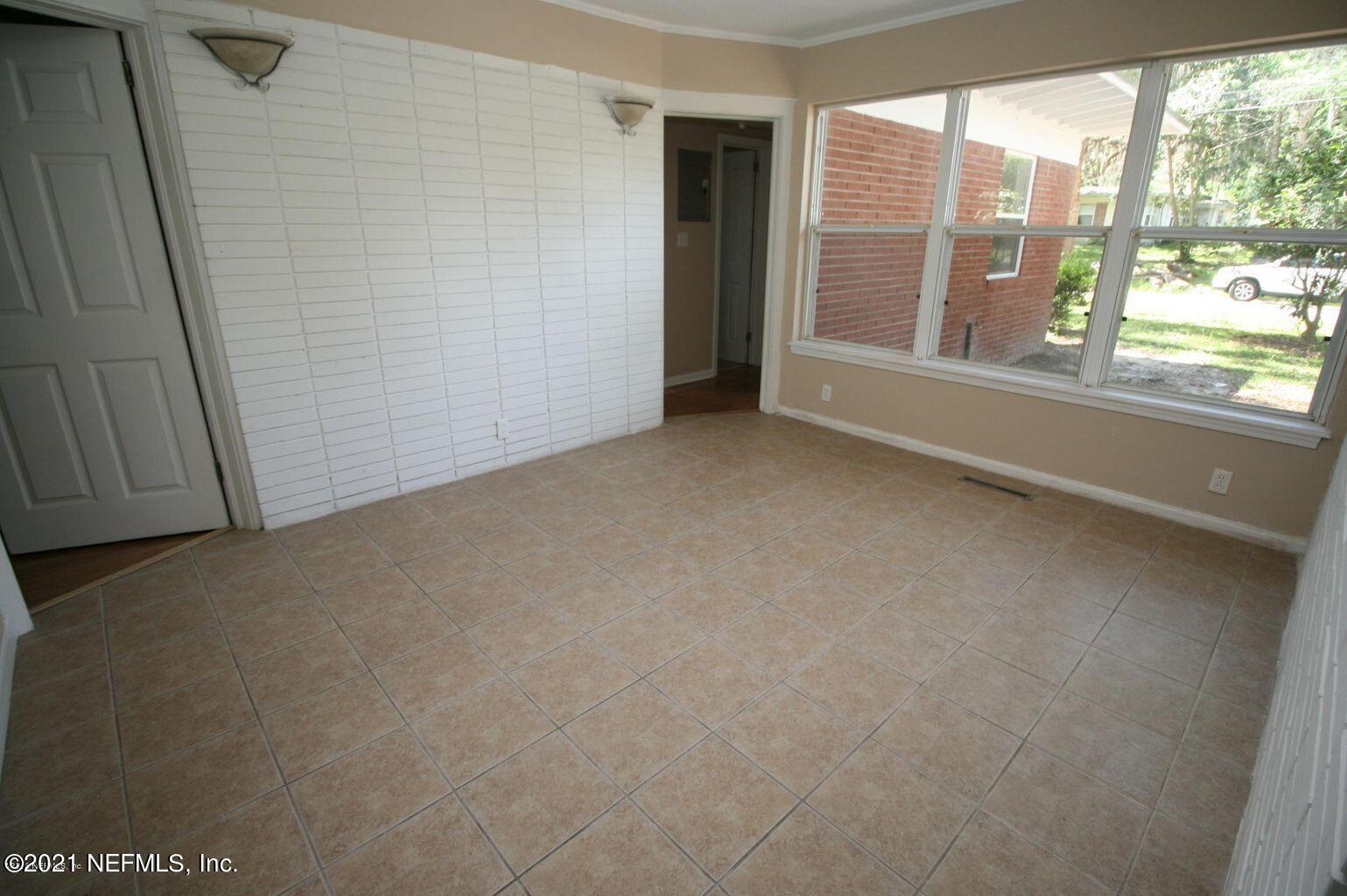 6422 Swallow Cove Road Jacksonville, FL 32211 - Photo 8 of 17 a view of room with window