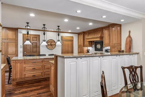 $749,000 | 1140 Hollybrook Drive, Wayzata, MN 55391