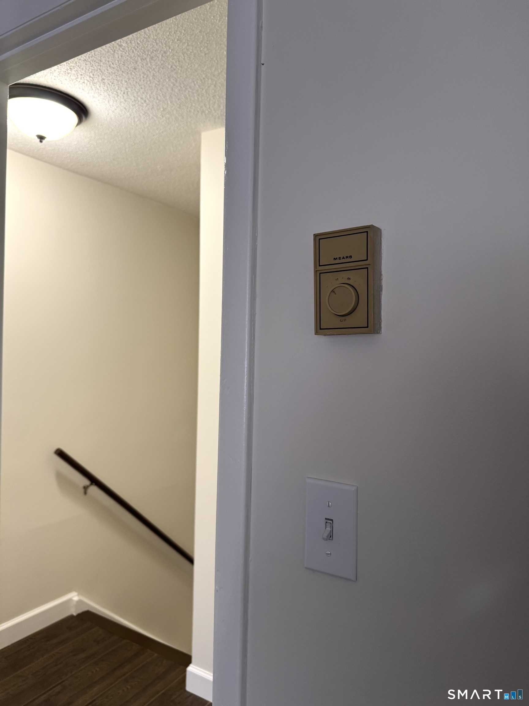 39 Horton Hill Road, Unit 6E Naugatuck, CT 06770 - Photo 23 of 26 a view of a hallway