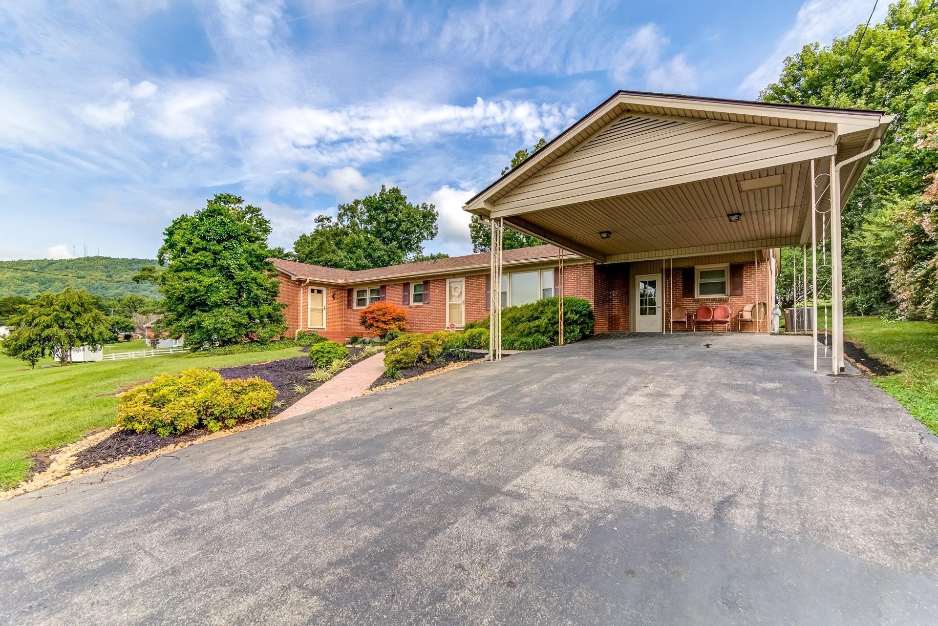 85 Meadowlark Road Rocky Mount, VA 24151 - Photo 2 of 32 002-322641-02-85 Meadowlark Rd Rocky Mou