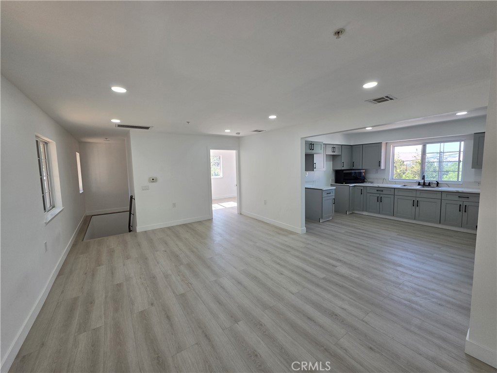 6130 Birch Street Simi Valley, CA 93063 - Photo 8 of 39