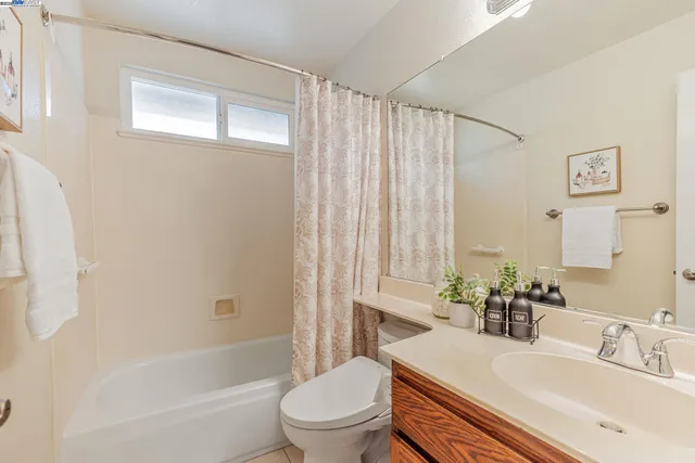 $1,975,000 | 3162 Paseo Robles, Pleasanton, CA 94566