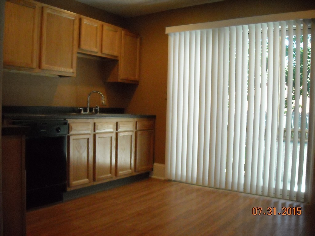 181 Daviston Street Springfield, MA 01108 - Photo 9 of 20