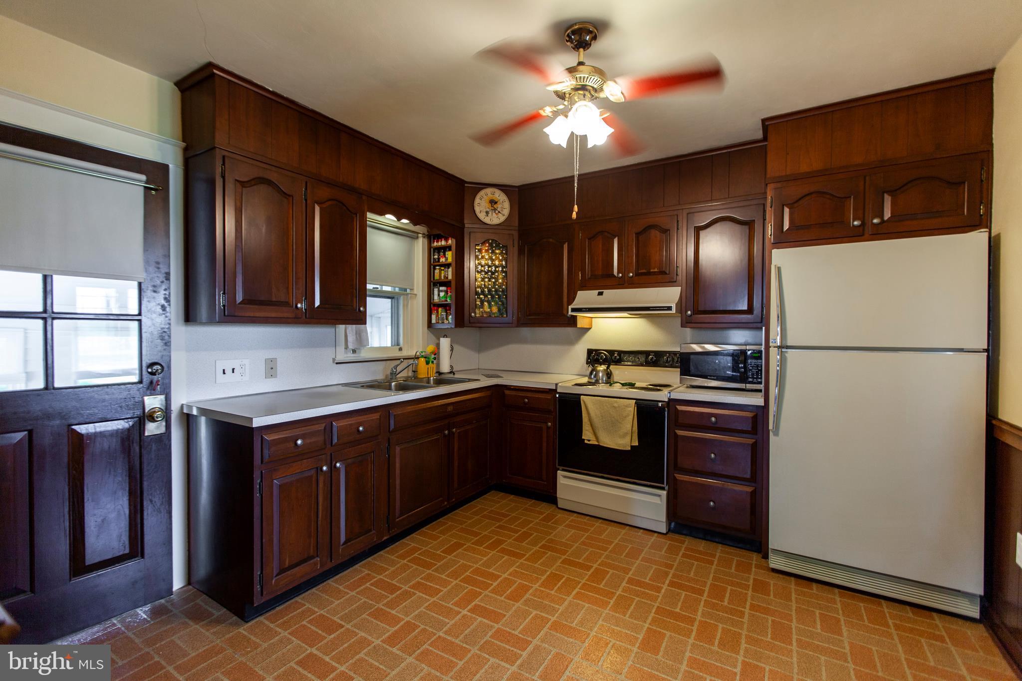 1238 Graystone Road Manheim, PA 17545 - Photo 20 of 41