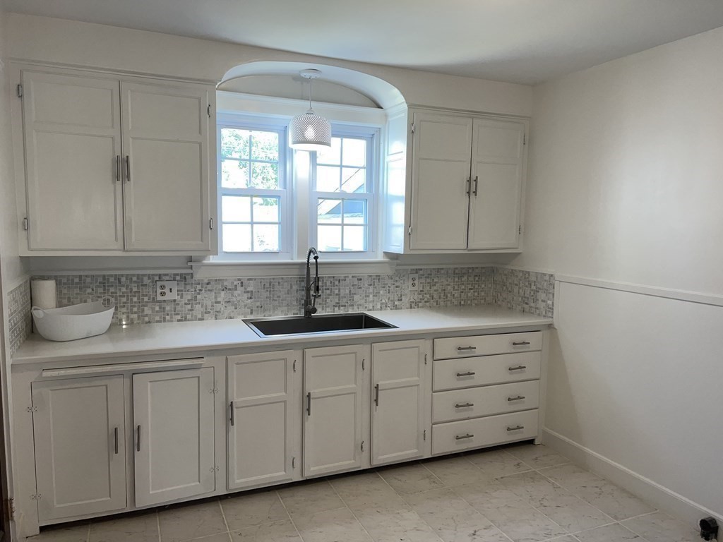 65 Larchwood Road Methuen, MA 01844 - Photo 13 of 35 Gallery Image 13