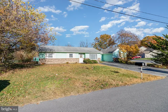 $269,900 | 16 Amy Drive, Harrisburg, PA 17112