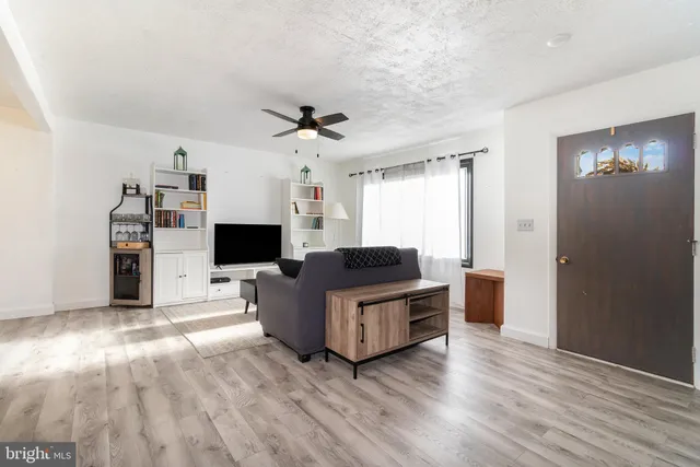 $269,900 | 16 Amy Drive, Harrisburg, PA 17112