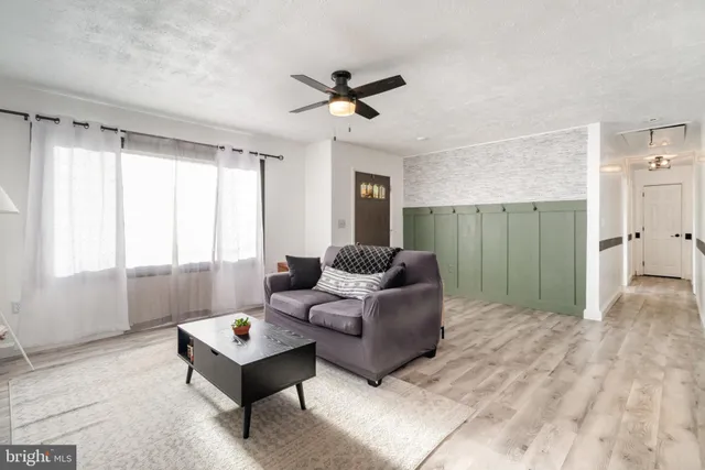 $269,900 | 16 Amy Drive, Harrisburg, PA 17112