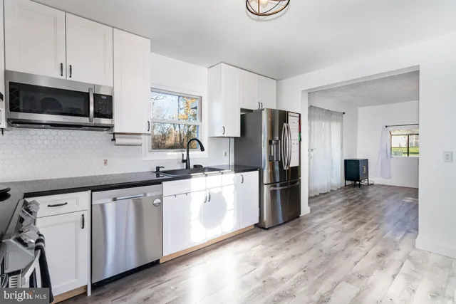 $269,900 | 16 Amy Drive, Harrisburg, PA 17112