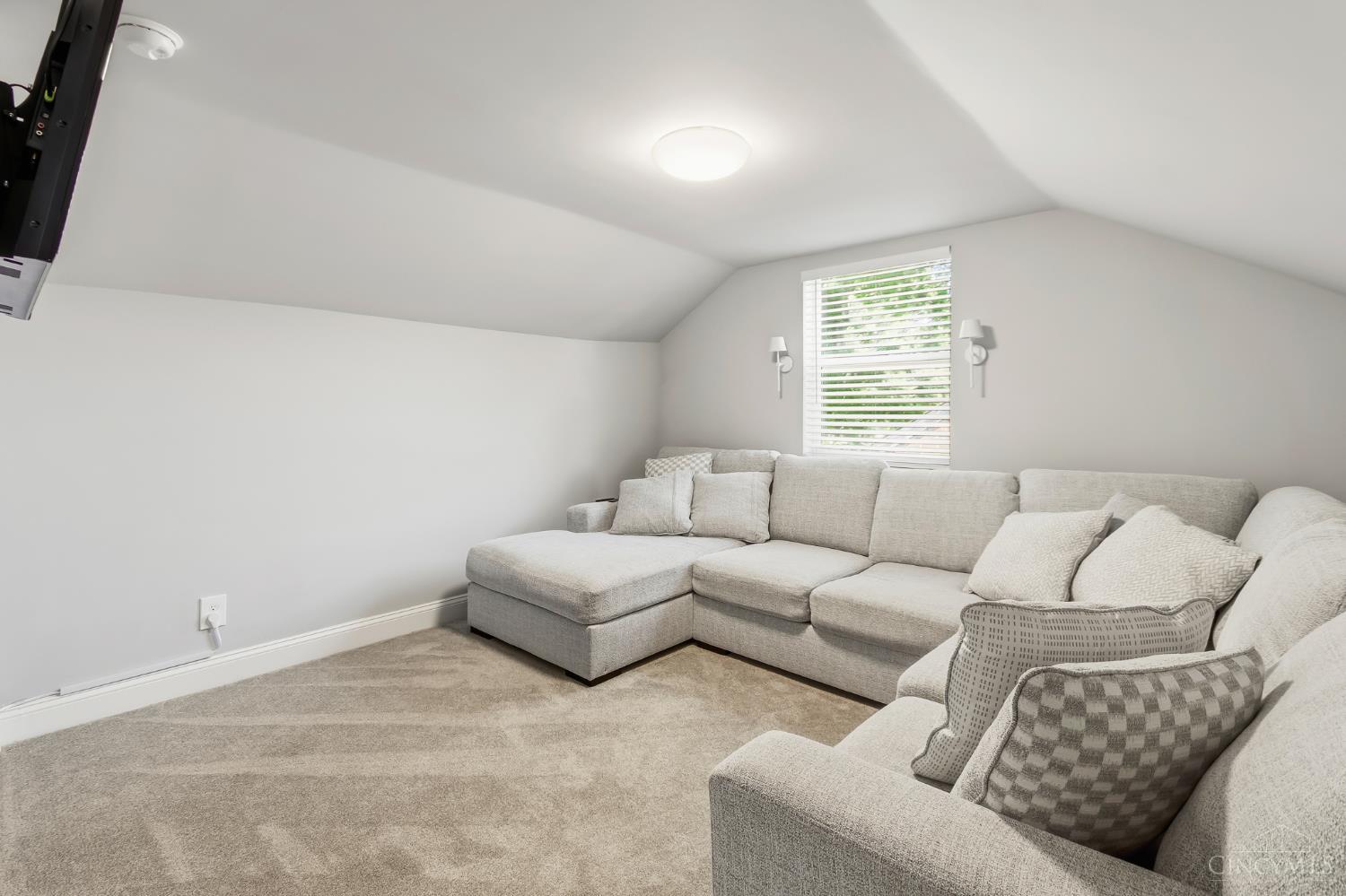4638 Sycamore Road Cincinnati, OH 45242 - Photo 12 of 16