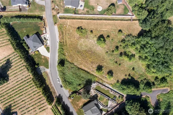 $1,270,000 | 1328 213th Avenue East, Lake Tapps, WA 98391