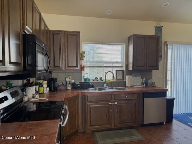 7605 Boekel Road Rathdrum, ID 83858 - Photo 11 of 27 Kitchen