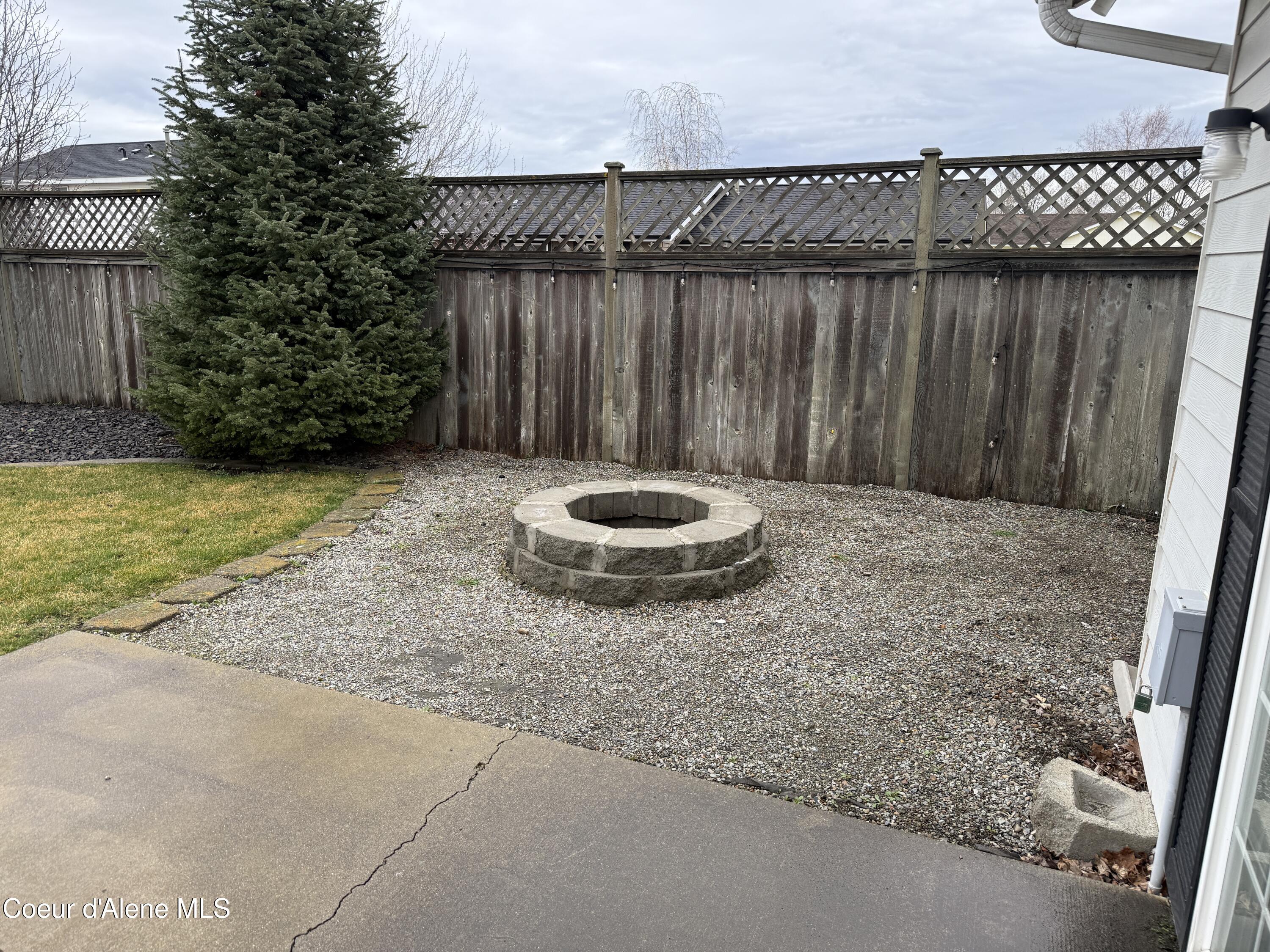 7605 Boekel Road Rathdrum, ID 83858 - Photo 4 of 27 Fire pit