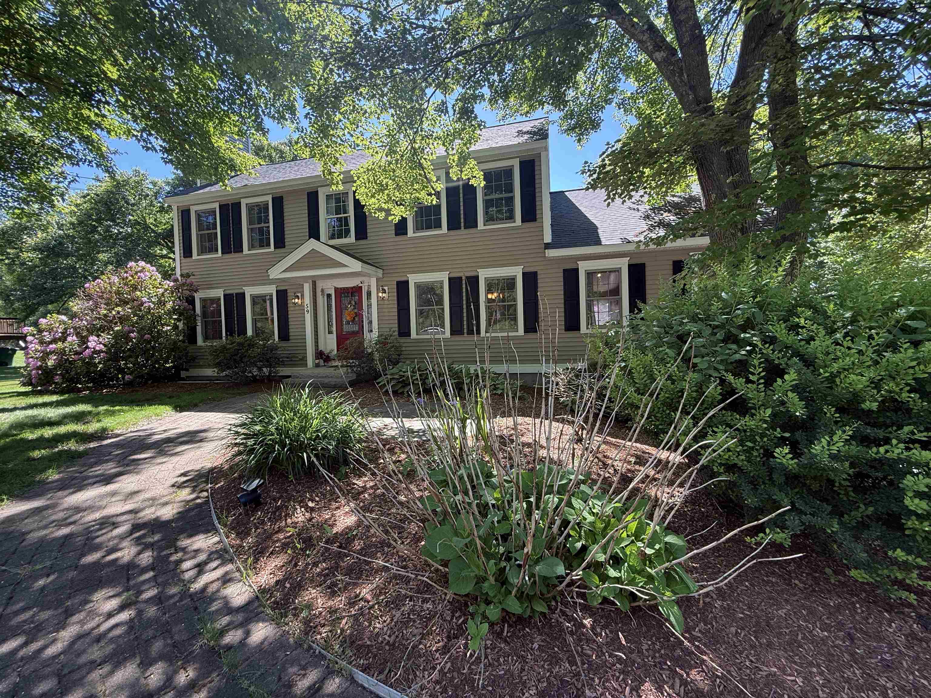 59 Mid. Dunstable Road Nashua, NH 03062 - Photo 4 of 49