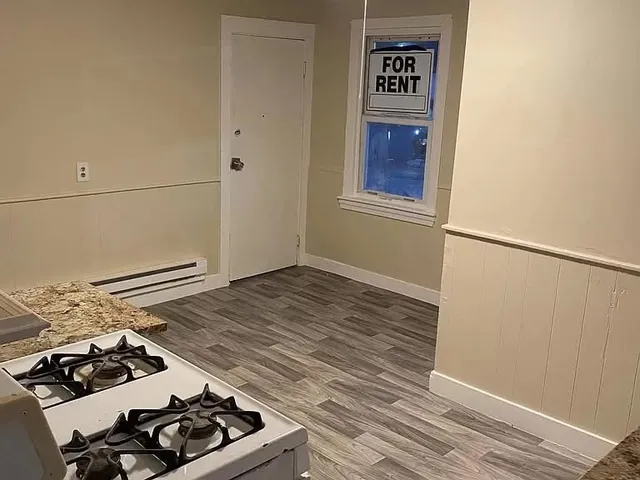 $1,700 | 107 Broad Street, Unit A, Marlborough, MA 01752