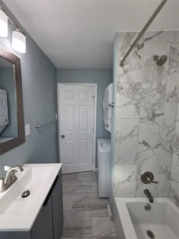 $1,400 | 619 13th Street, Unit 1, Galveston, TX 77550