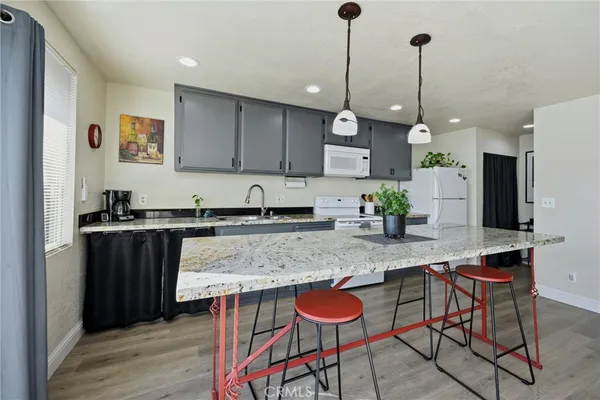 $389,000 | 13379 Lakeshore Drive, Clearlake, CA 95422