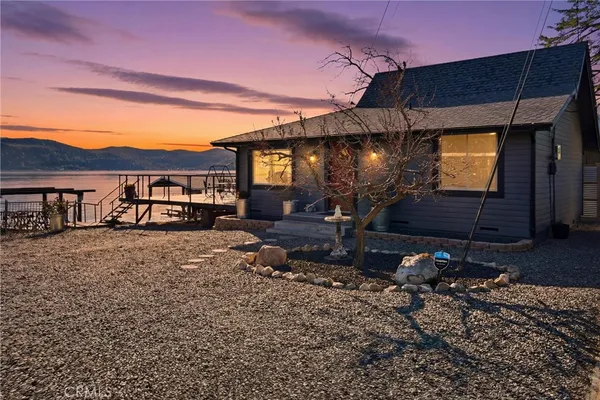 $389,000 | 13379 Lakeshore Drive, Clearlake, CA 95422