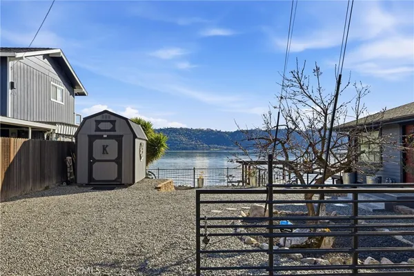 $389,000 | 13379 Lakeshore Drive, Clearlake, CA 95422