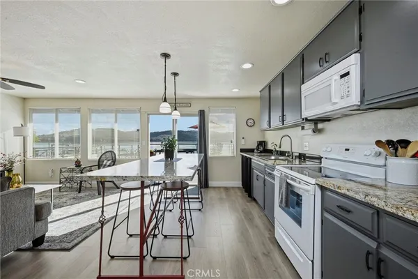 $389,000 | 13379 Lakeshore Drive, Clearlake, CA 95422