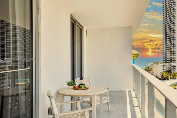 $829,000 | 4010 South Ocean Drive, Unit R708, Hollywood, FL 33019