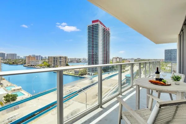 $829,000 | 4010 South Ocean Drive, Unit R708, Hollywood, FL 33019