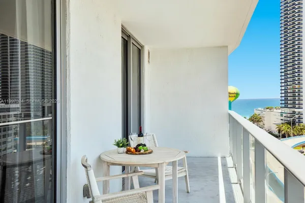 $829,000 | 4010 South Ocean Drive, Unit R708, Hollywood, FL 33019