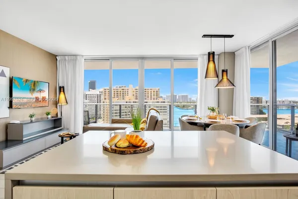 $829,000 | 4010 South Ocean Drive, Unit R708, Hollywood, FL 33019