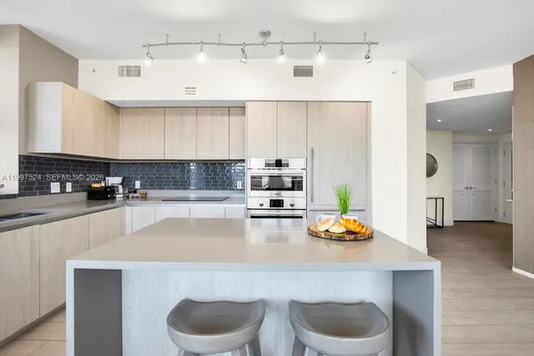 $829,000 | 4010 South Ocean Drive, Unit R708, Hollywood, FL 33019