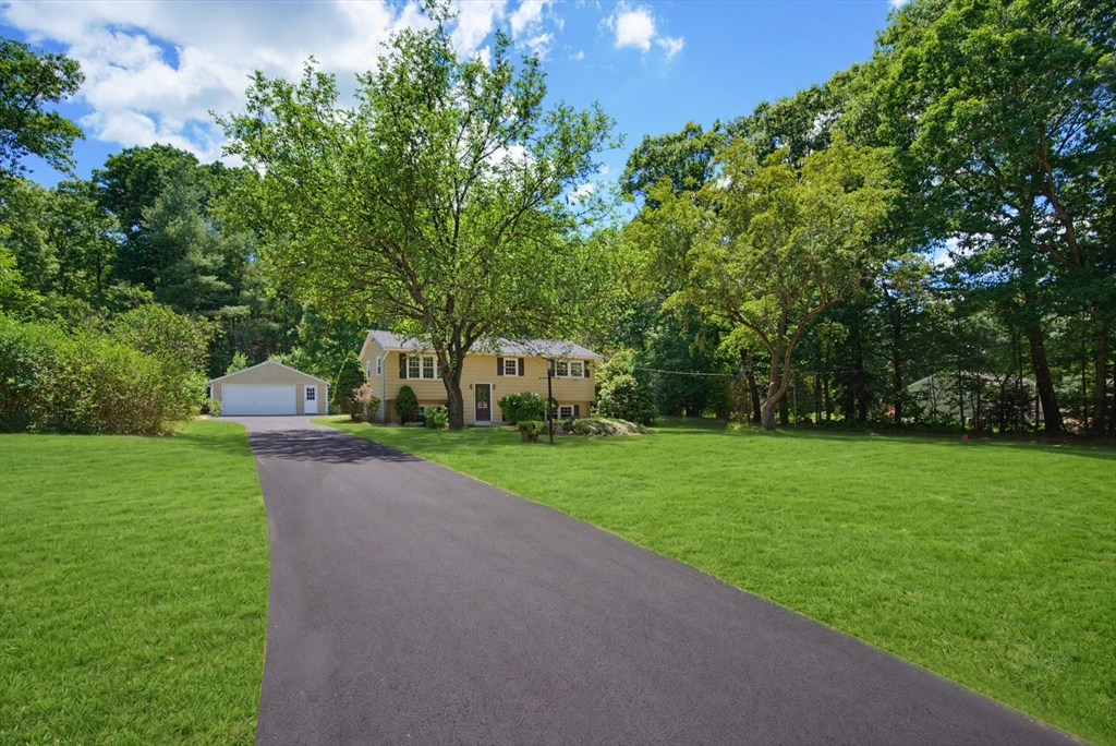 385 River Road Uxbridge, MA 01569 - Photo 4 of 34