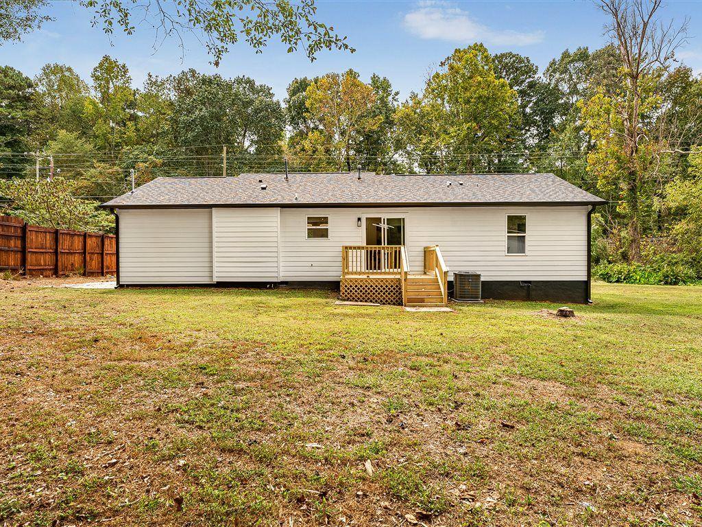 531 Carlton Road Palmetto, GA 30268 - Photo 32 of 38 a house view with a garden space