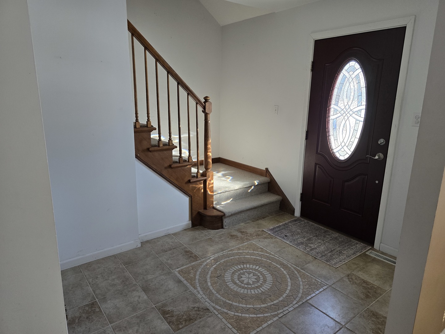 827 South McKinley Avenue Kankakee, IL 60901 - Photo 11 of 30 a view of entryway