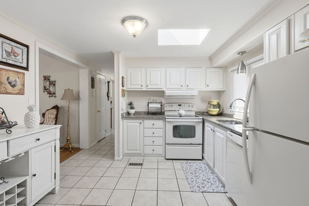 3 Queens Road, Unit 211 Attleboro, MA 02703 - Photo 12 of 42