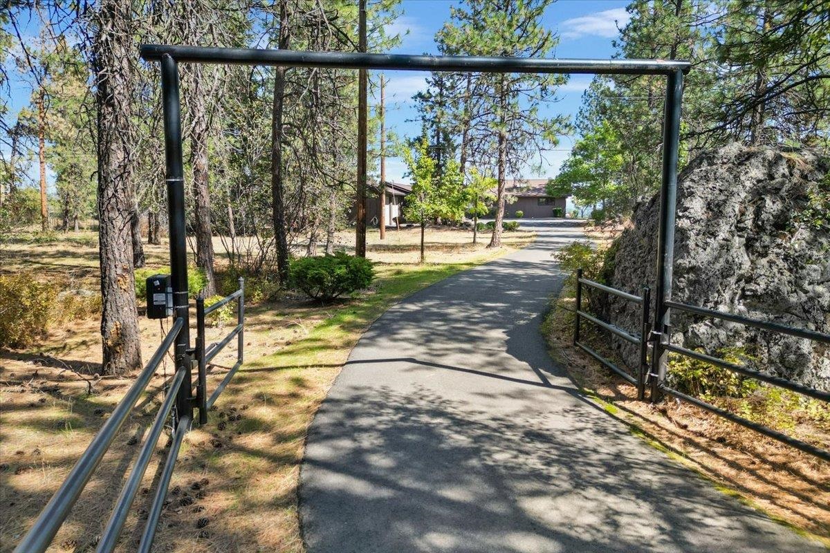 4404 North Indian Bluff Road Spokane, WA 99224 - Photo 3 of 50
