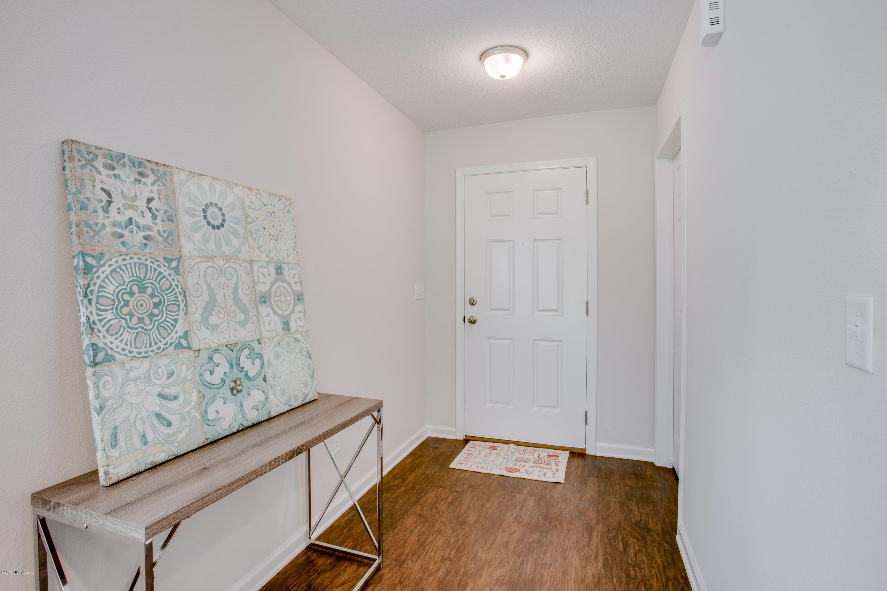 5537 Cruz Road Jacksonville, FL 32207 - Photo 3 of 17 Foyer