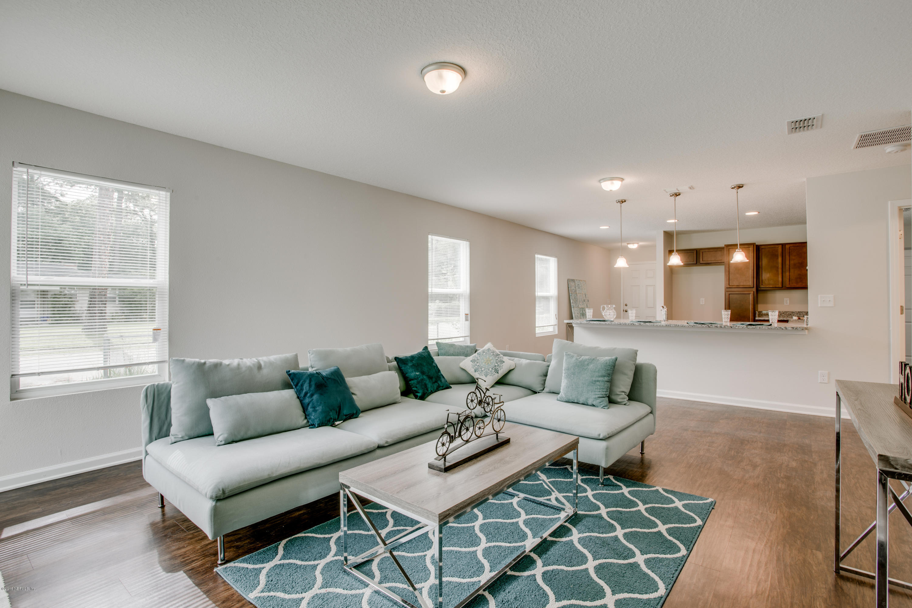 5537 Cruz Road Jacksonville, FL 32207 - Photo 8 of 17 Open Living Area