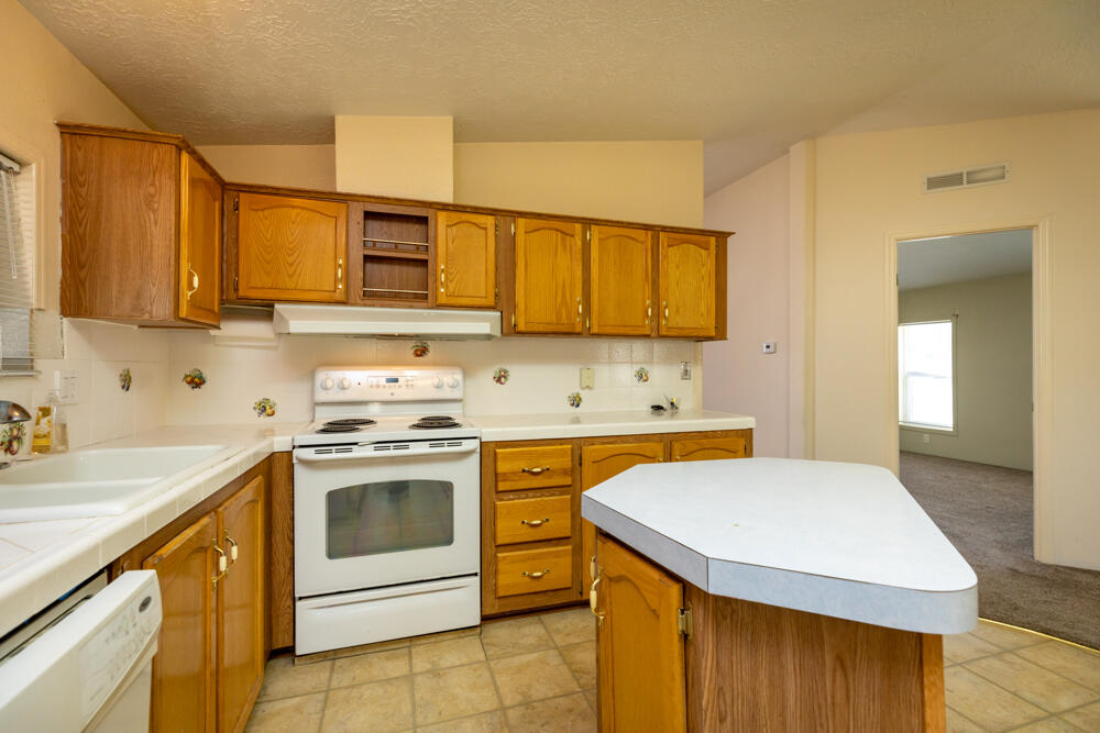 7550 Booth Road Klamath Falls, OR 97603 - Photo 61 of 85 7550+7600BoothRd.-61