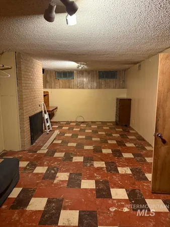 $329,900 | 203 9th Avenue East, Twin Falls, ID 83301