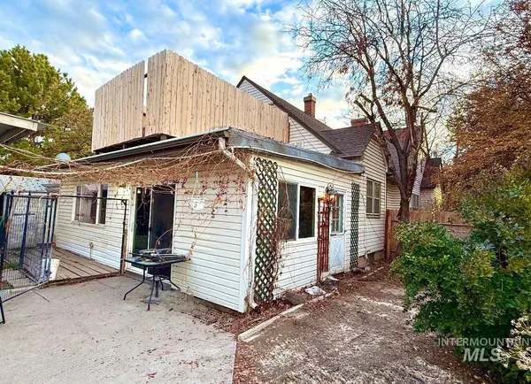 $329,900 | 203 9th Avenue East, Twin Falls, ID 83301