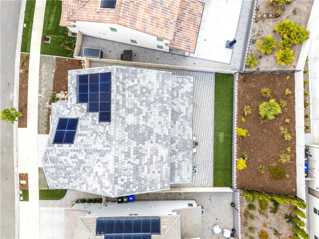 18135 Tableau Way Saugus, CA 91350 - Photo 41 of 43 Owned Solar