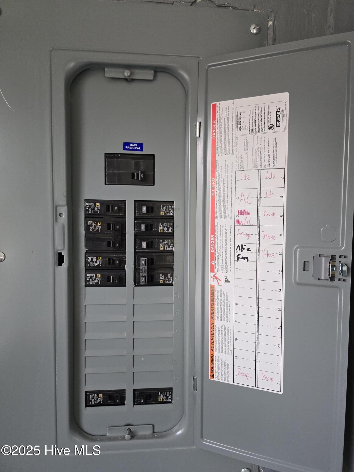 607 East 9th Street Scotland Neck, NC 27874 - Photo 10 of 31 20251010_170622