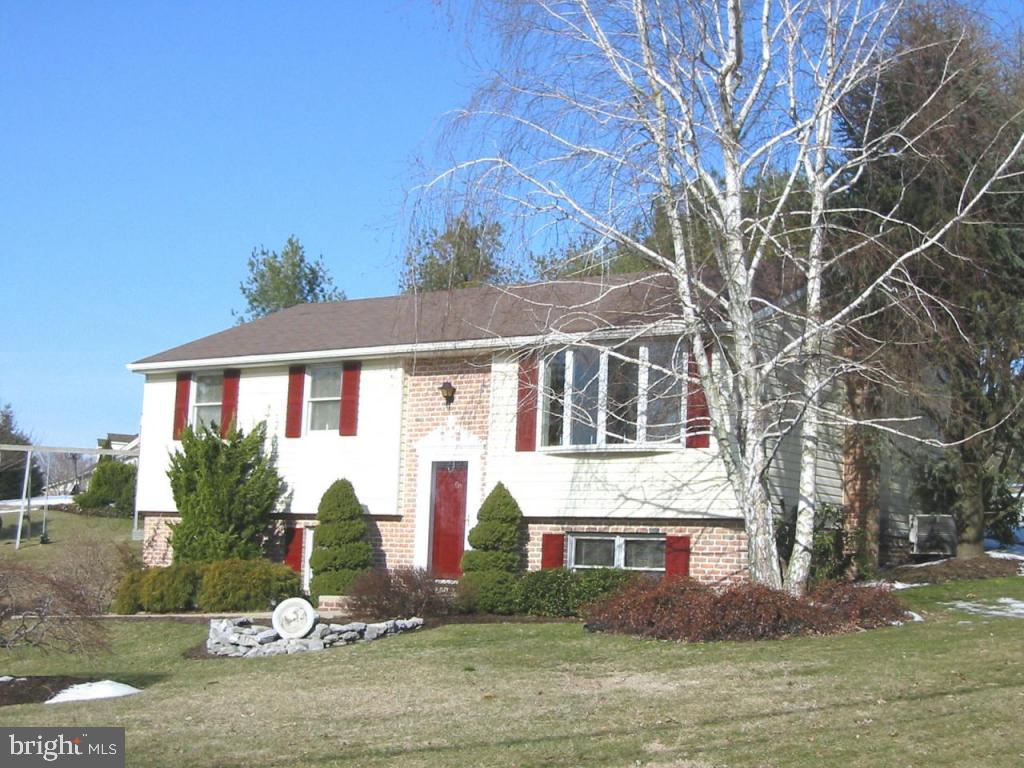 99 Sunrise Avenue Lititz, PA 17543 - Photo 2 of 8 Gallery Image 2