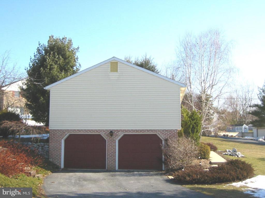 99 Sunrise Avenue Lititz, PA 17543 - Photo 3 of 8 Gallery Image 3